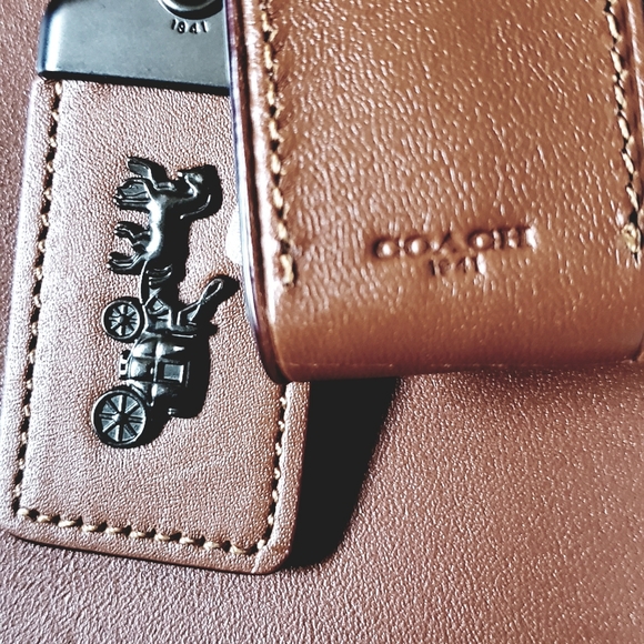 Designer Handbag - Picture 13 of 16